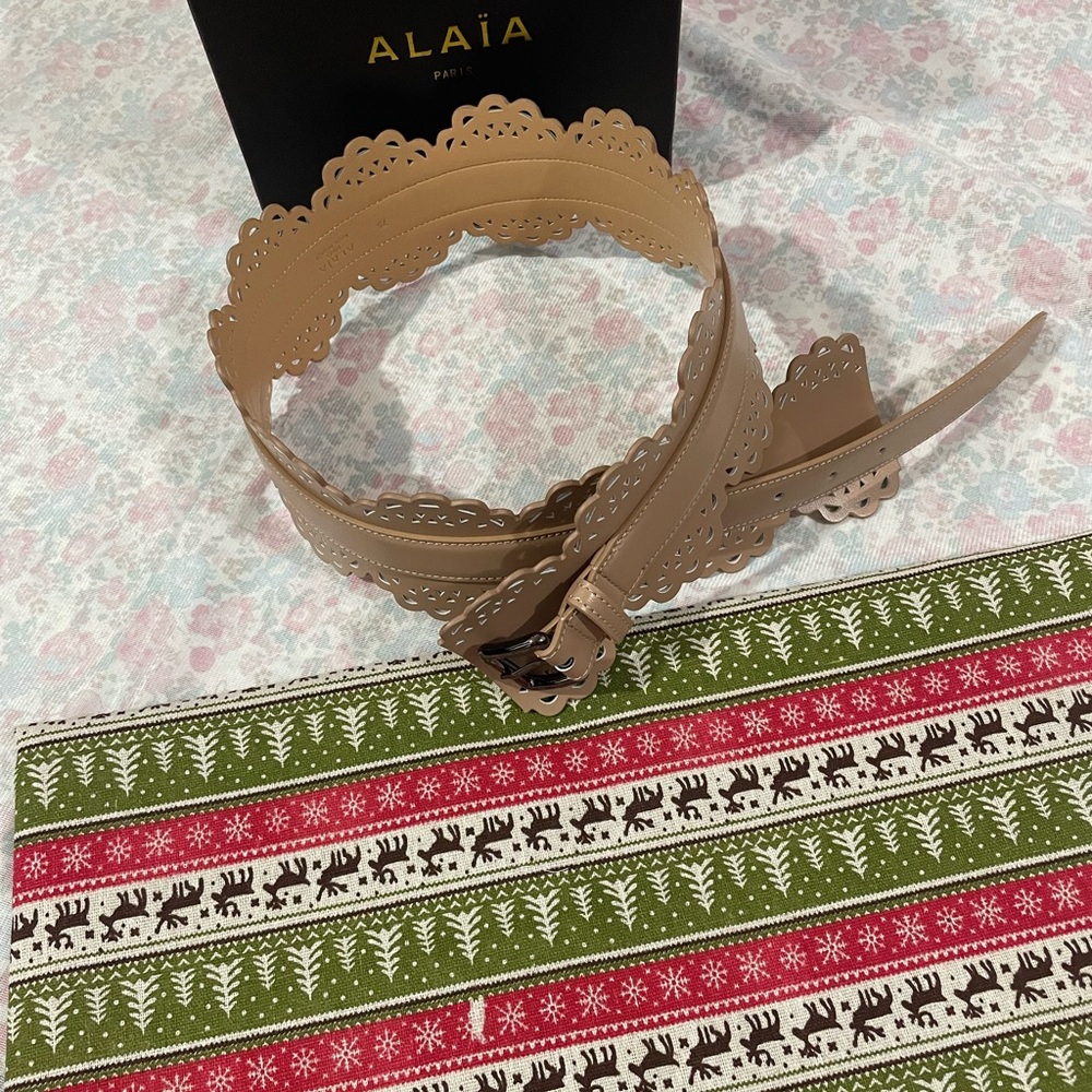 Alaia Tan Scalloped Leather Belt